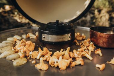 Угольный гриль Monolith LE CHEF Ø решётки: 55 см на ножках